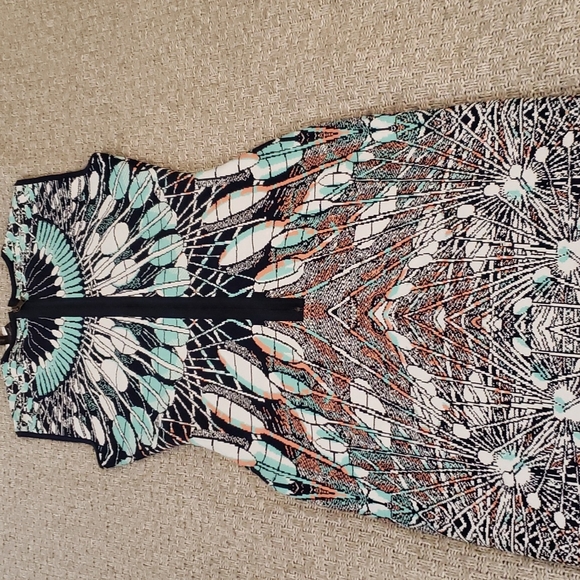 BcbgMaxazria beautiful dress - Picture 3 of 4